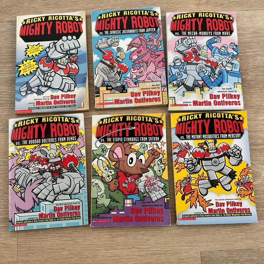 Ricky Ricotta’s Mighty Robot chapter book set of 6 Dav Pilkey
